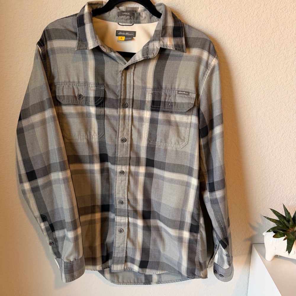 Eddie Bauer Classic Fit Gray Plaid Flannel Button Down Shirt Size M